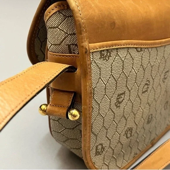 Elegant Tan and Cream Designer Shoulder Bag Set - Picture 6 of 16